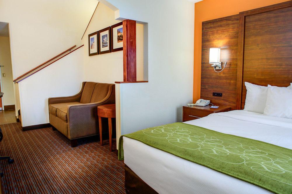 Comfort Suites Stevensville – St. Joseph Eksteriør billede